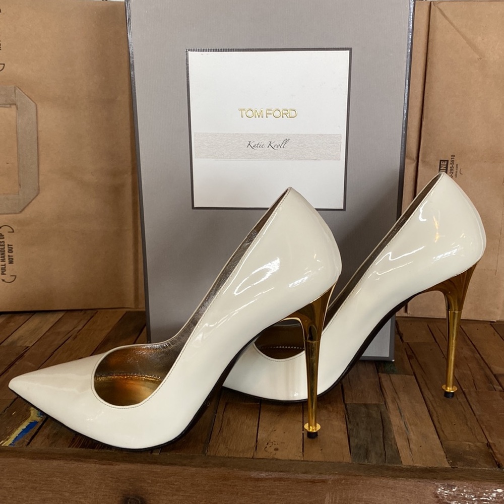Tom Ford white patent leather high heel pointy toe stiletto pumps w/ gold heel